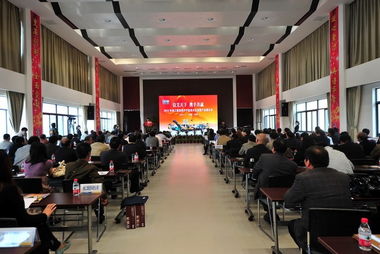 2012年徐工集團養(yǎng)護產(chǎn)品技術(shù)交流暨產(chǎn)品展示會隆重召開